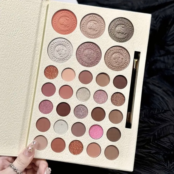 Eyeshadow Palette Luxury 31-Color - Picture 4 of 8